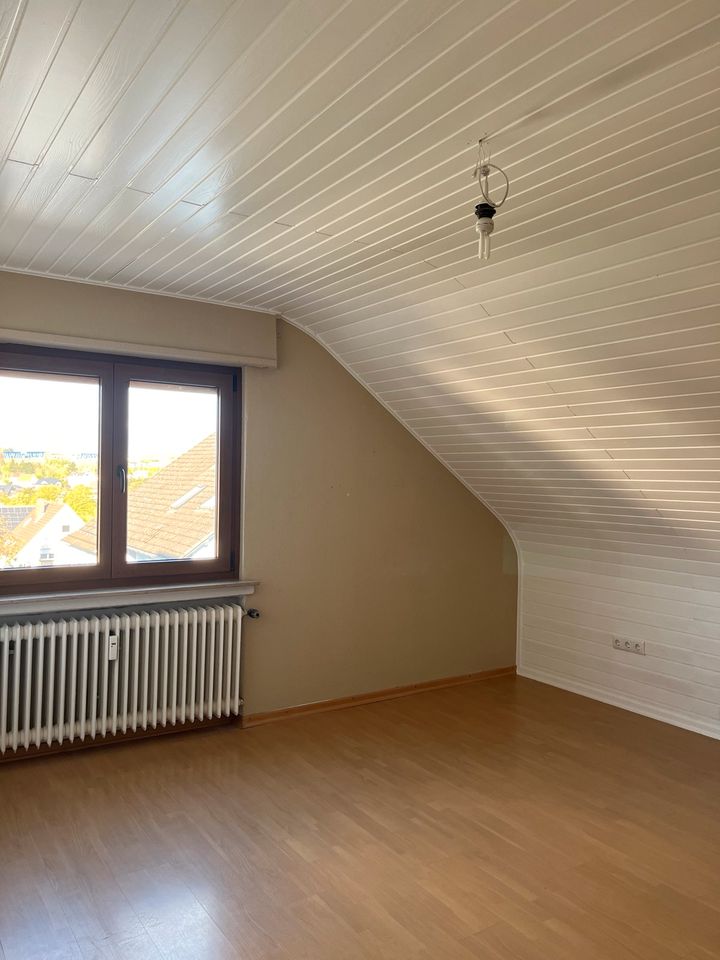 4 ZKB Dachgeschosswohnung Ortskern Flieden in Neuhof