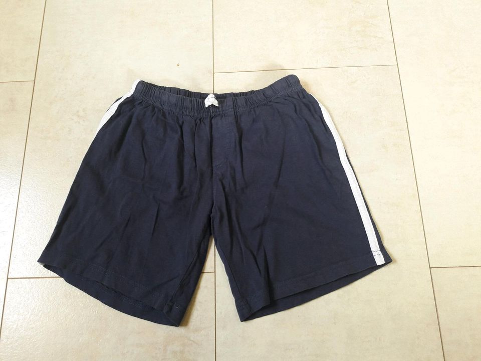 Shorts/Kurze Hose Gr.122 in Taura