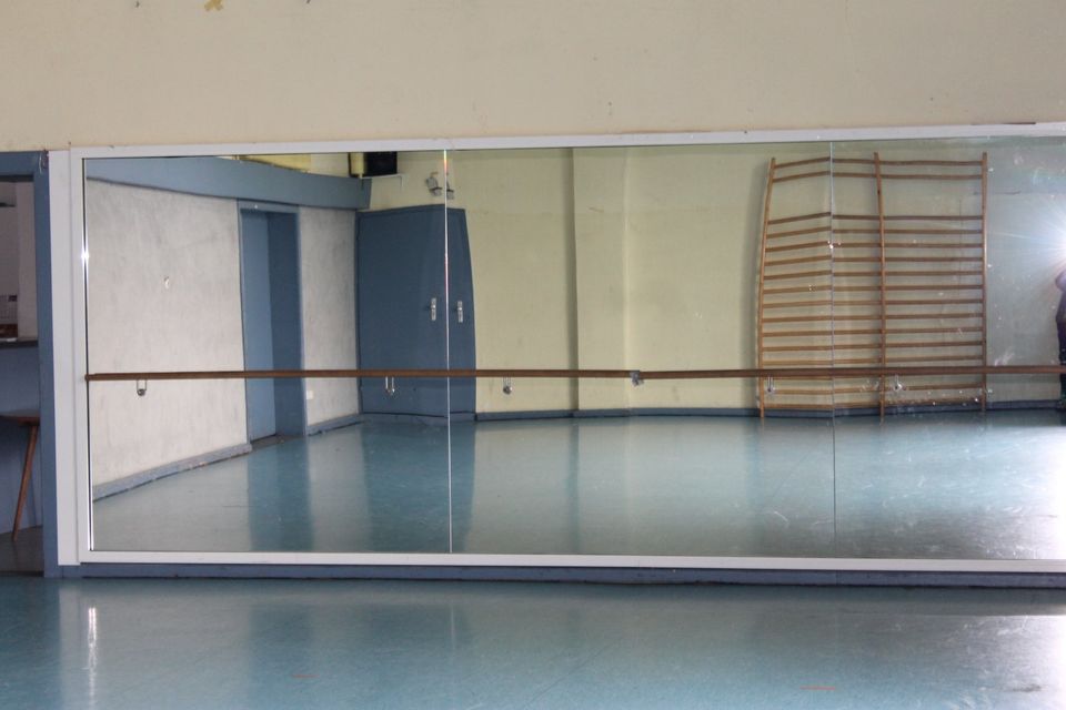 Spiegelwand - Ballettspiegel -Tanzspiegel 5,80x2,11m inkl. Stange in Herbolzheim