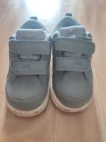 Nike Schuhe grau weiß 22 Dresden - Gorbitz-Nord/Neu-Omsewitz Vorschau