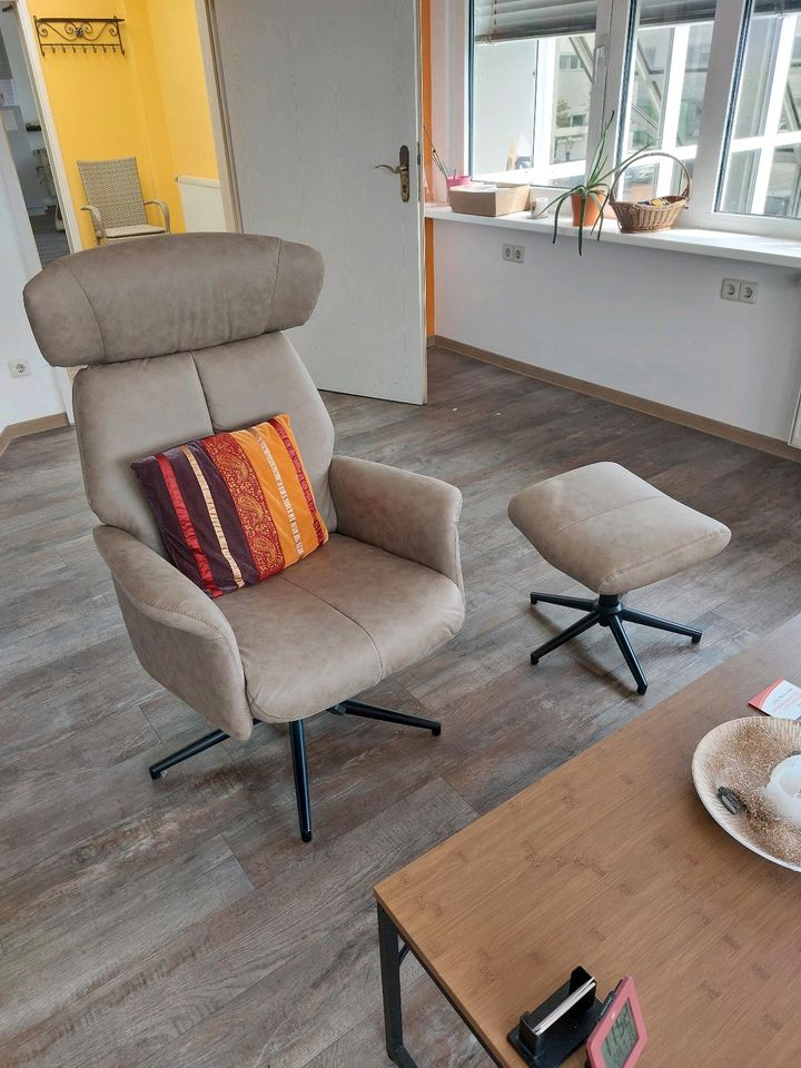 2× Sessel mit Fußteil (auch einzel abzugeben) in Jettingen