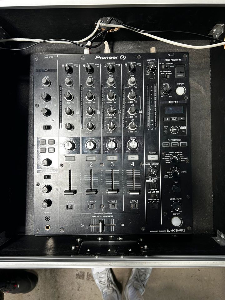 2x Pioneer XDJ 1000MK2 & Pioneer DJM 750MK2 in Sundern (Sauerland)