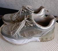 Guess Damen Schuhe mit Glitzersteine ,Gr 38 Sachsen-Anhalt - Bernburg (Saale) Vorschau