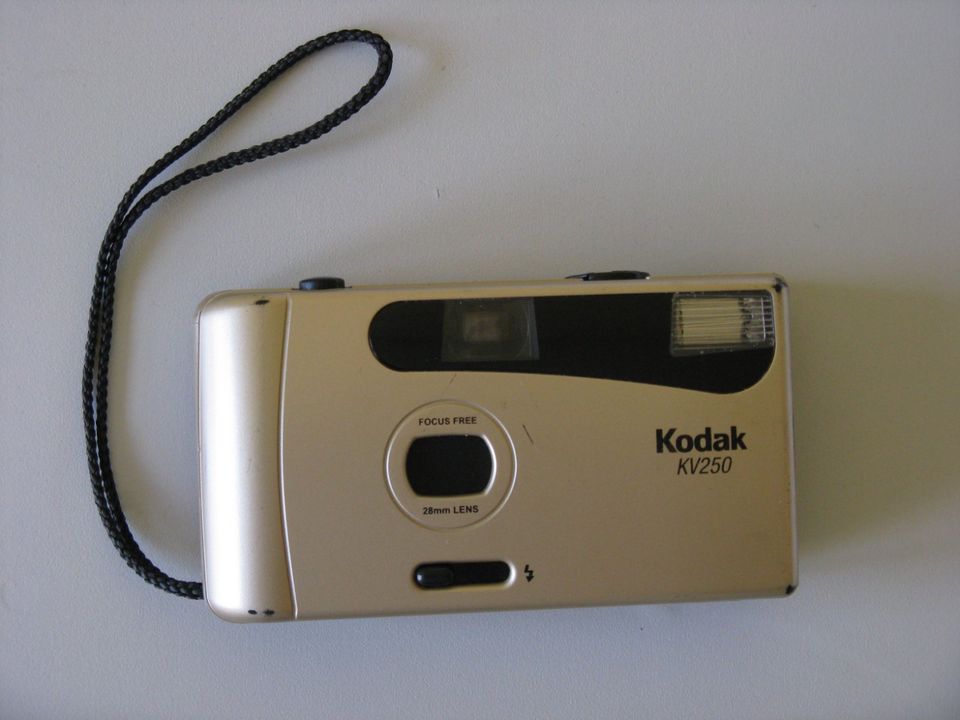 Vintage Farbfilm Kamera Kodak in Göttingen