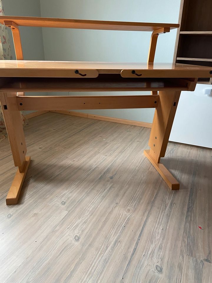 Schreibtisch verstellbar Holzschreibtisch in Naumburg 