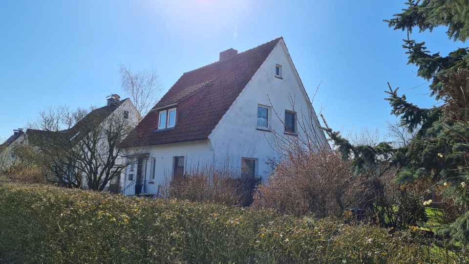 !! KAUFPREISREDUZIERUNG !!  TEILSANIERTES  EINFAMILIENHAUS  MIT  NEBENGEBÄUDE  UND  OBSTBÄUMEN! in Bad Essen