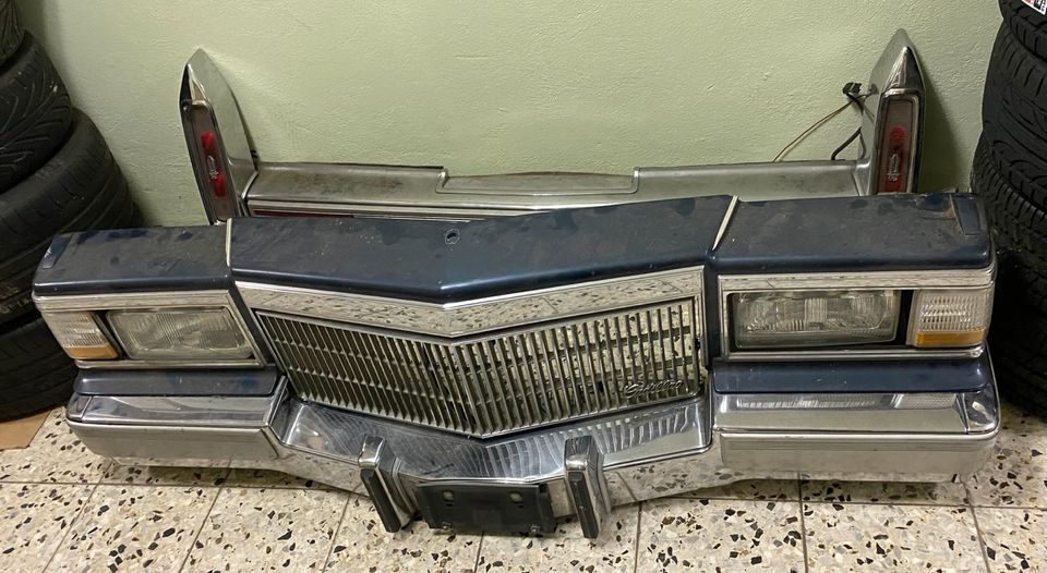 Cadillac Front komplett Stoßstange Kühlergrill Grill Scheinwerfer in Nürnberg (Mittelfr)