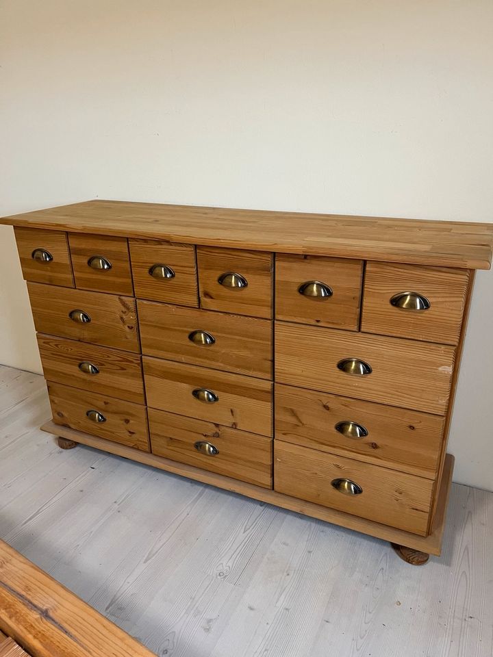 Apothekerschrank, Sideboard, massiv in Meddewade