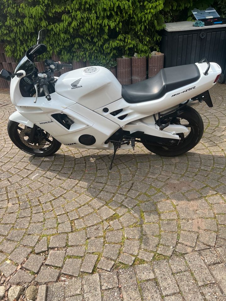 Honda CBR 600 F in Bremen