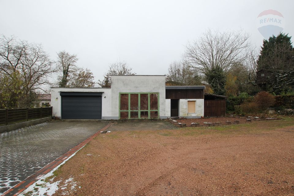 Helle, sehr ruhige Stadtwohnung mit Gartenanteil, Stellplatz und großer Garage in Saarbrücken