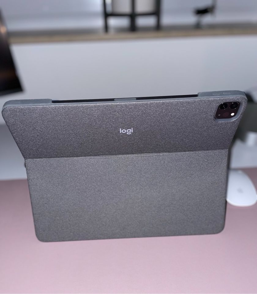 Logitech Combo Touch für iPad Pro 12.9 in Berlin