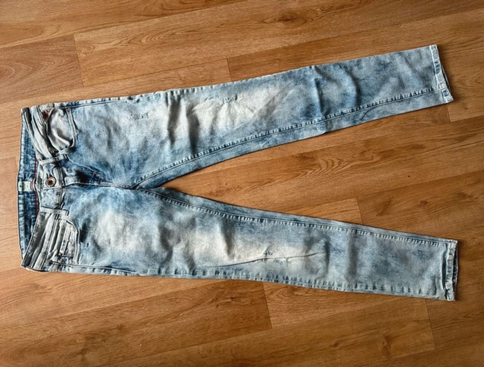 Replay Rohren Jeans für Damen mit Waschung in Gr. 27 in Berlin