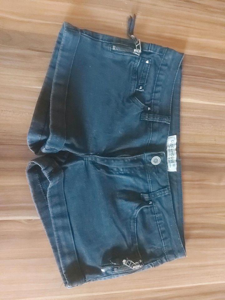 Kurze Jeans Hose Größe 34 schwarz C&A in Wendehausen