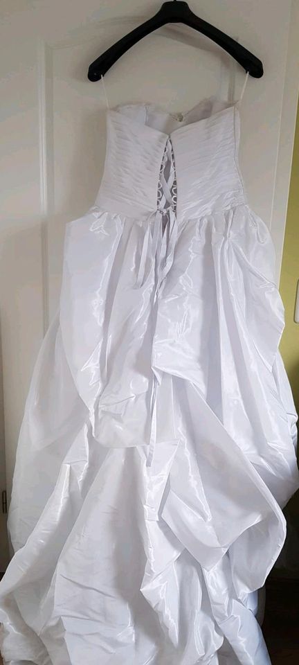 Brautkleid mit Tüll und Spitze in Rinteln