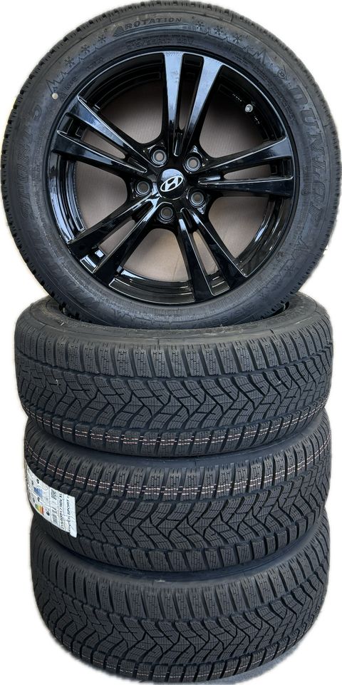 Original Hyundai Winterkomplettrad 215/55 R 17 98V in Lebach