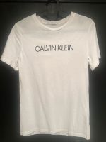 Calvin Klein Jungen Tshirt Gr. 164 TOP ZUSTAND!!! Niedersachsen - Wendeburg Vorschau