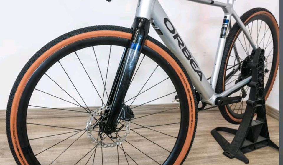 E-Gravel ORBEA Gain D30 X1 neuwertig E-Bike Gravel Silber in Großschönau