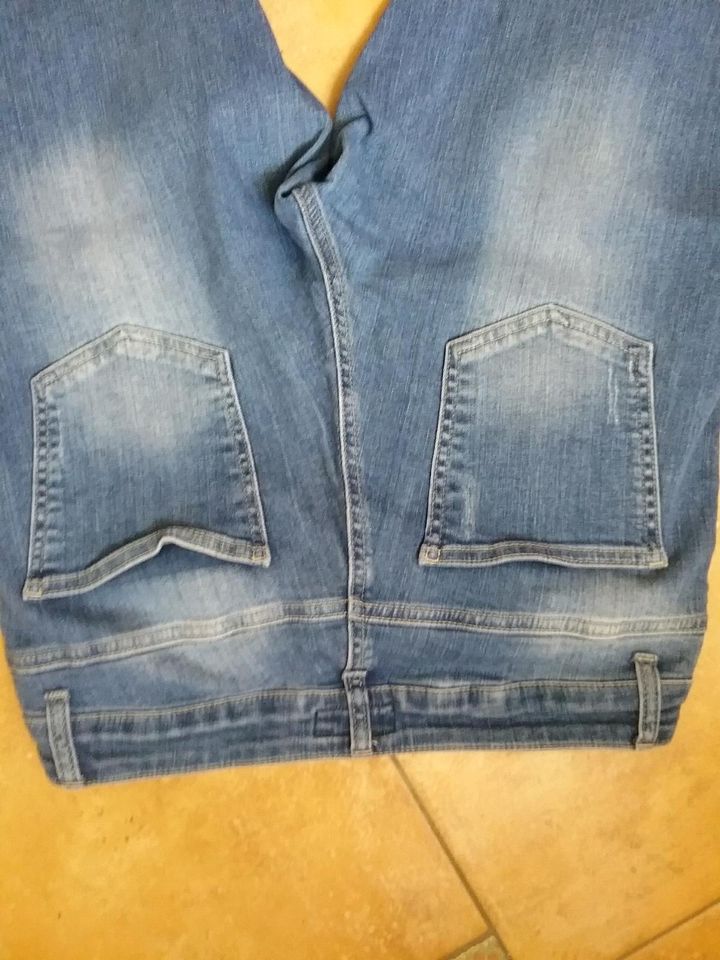 Biete eine Jeans Gr.38/40  von Heine in Schönwalde-Glien