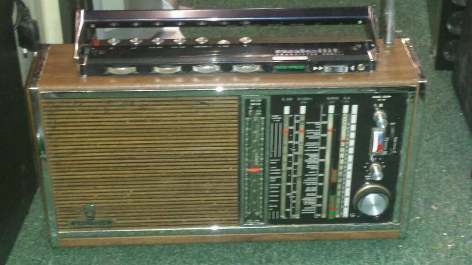 GRUNDIG Satellit Transistor 6001; SW-Band Radio; etwas DEFEKT! in Berlin