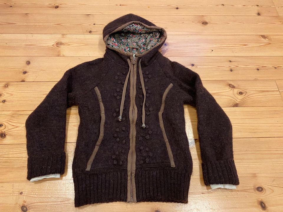 Dicke Strickjacke KOMODO Gr. 134 in Schwarmstedt