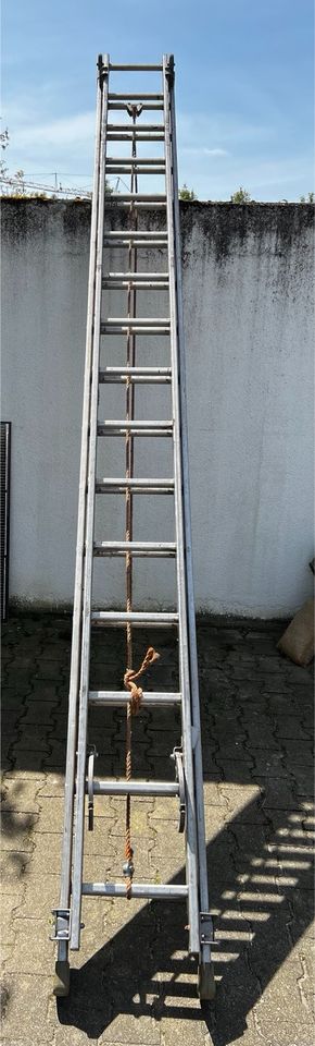 Aluminium Leiter Aluleiter ausziehbar 2x4m Profi Qualität zarges in Muggensturm