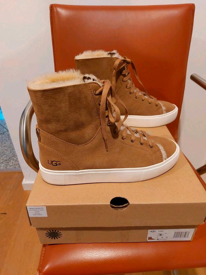 UGG Beven Winter Sneaker braun, Gr. 40 in Pulheim