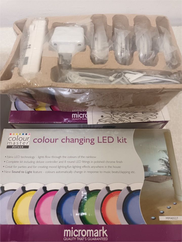 2X2 X8 LED Colour changing LED Kit mit Erweiterung 32 Leuchtkörp. in Schönsee