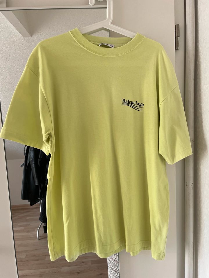 Original Balenciaga T-Shirt Neon Gelb Gr. S oversized in Uetze