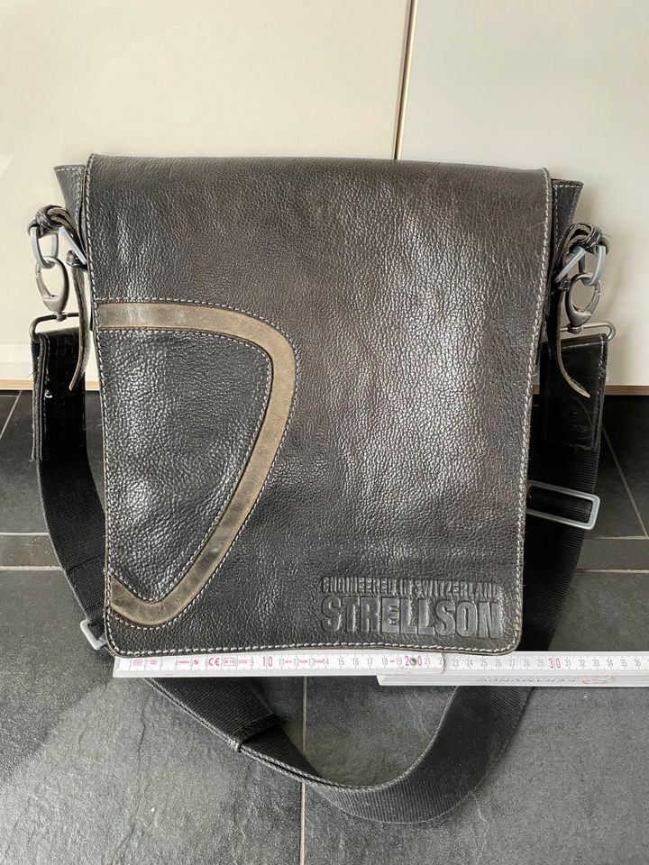 Strellson Leder Messengerbag Tasche Laptop Tasche in Baden-Württemberg -  Rastatt | eBay Kleinanzeigen ist jetzt Kleinanzeigen