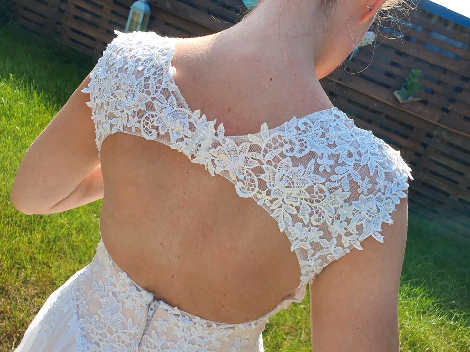 Brautkleid in Erlensee