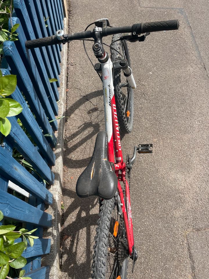 Fahrrad „Hotrock Spelialized“ in Schorndorf