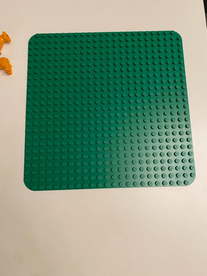 Lego Duplo Bausteine mit Platte in Berlin