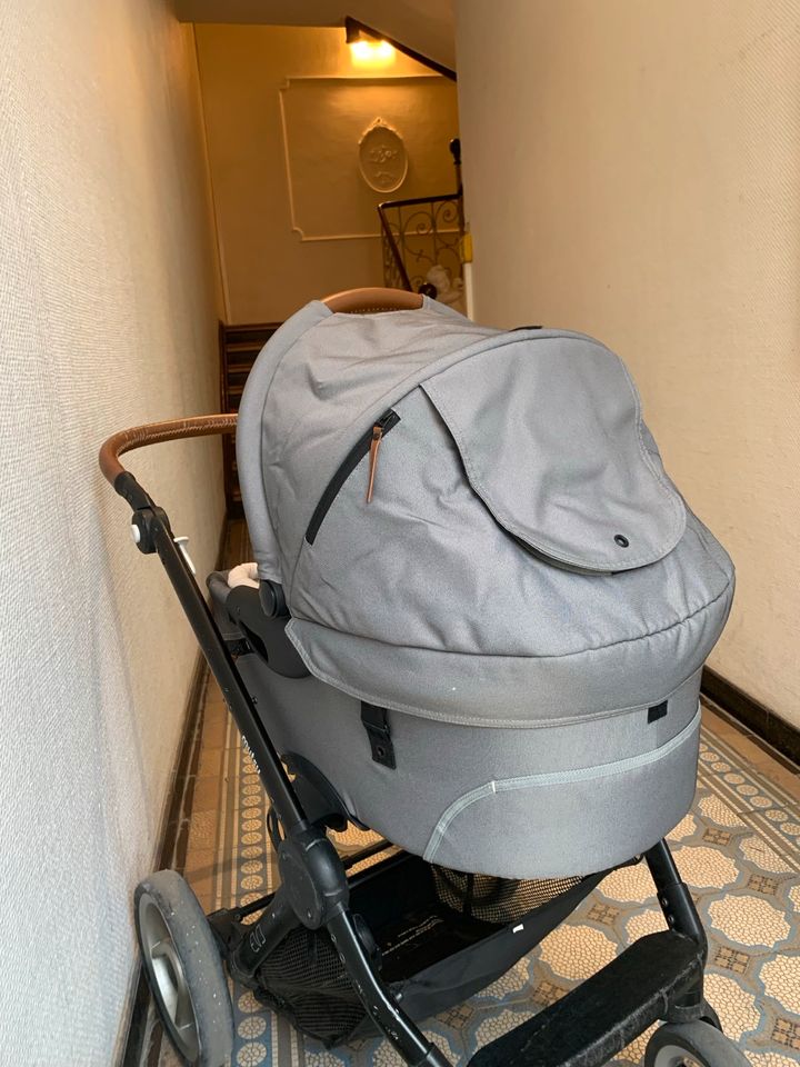 Ein toller Kombi Kinderwagen Mutsy EVO 2 in 1 top Zustand in München