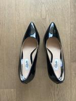 Schwarze glänzende Pumps von Clarks Frankfurt am Main - Sachsenhausen Vorschau