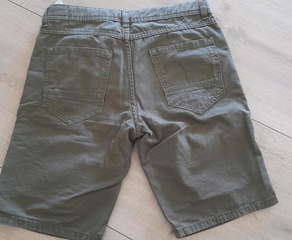 Shorts Gr 158 khaki Farben, verstellbarer Bund in Bad Langensalza