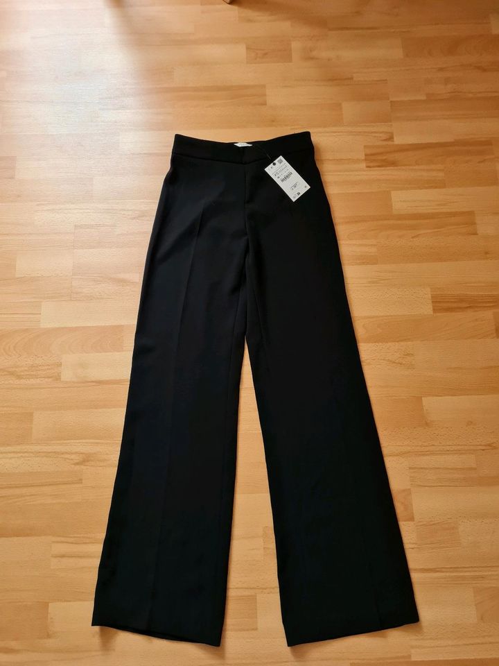 ZARA schwarze Stoffhose Gr. XS - 20€ in Kassel