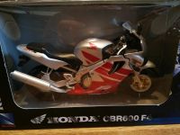 Modellmotorad Honda1:12 CBR600F4 Baden-Württemberg - Schwieberdingen Vorschau