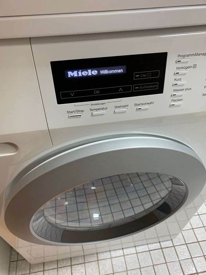 Miele Waschmaschine WKF 311 WPS, voll funktionsfähig, A+++ in Dingolfing