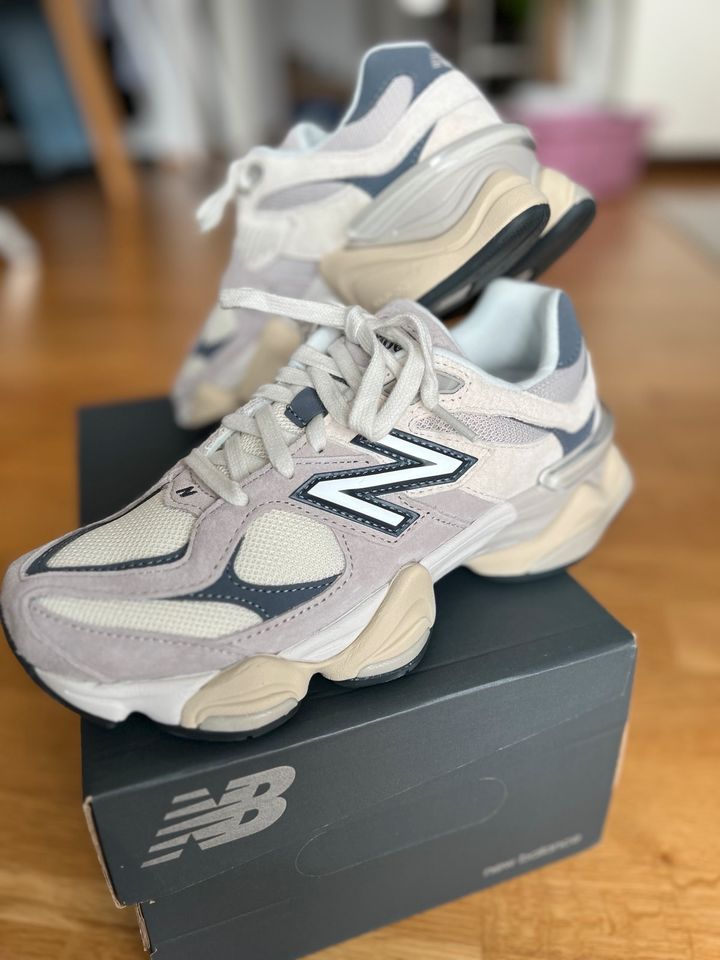 Verkaufe Sneakers von „New Balance“ 9060 in Größe 38,5 in Bad Saulgau