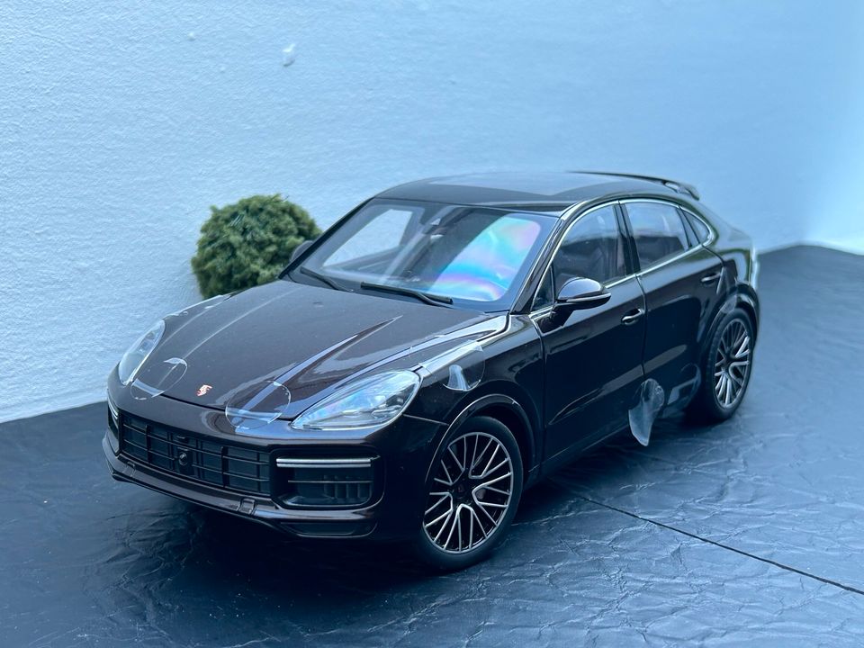 Porsche Cayenne Turbo Coupé 1:18! Limitiert 1000 Stück! in Gütersloh