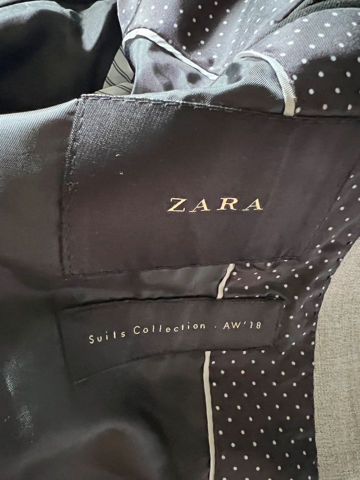 Zara Anzug Blazer + Hose Anzug neuwertig Grau Gr.46/38 in Düsseldorf