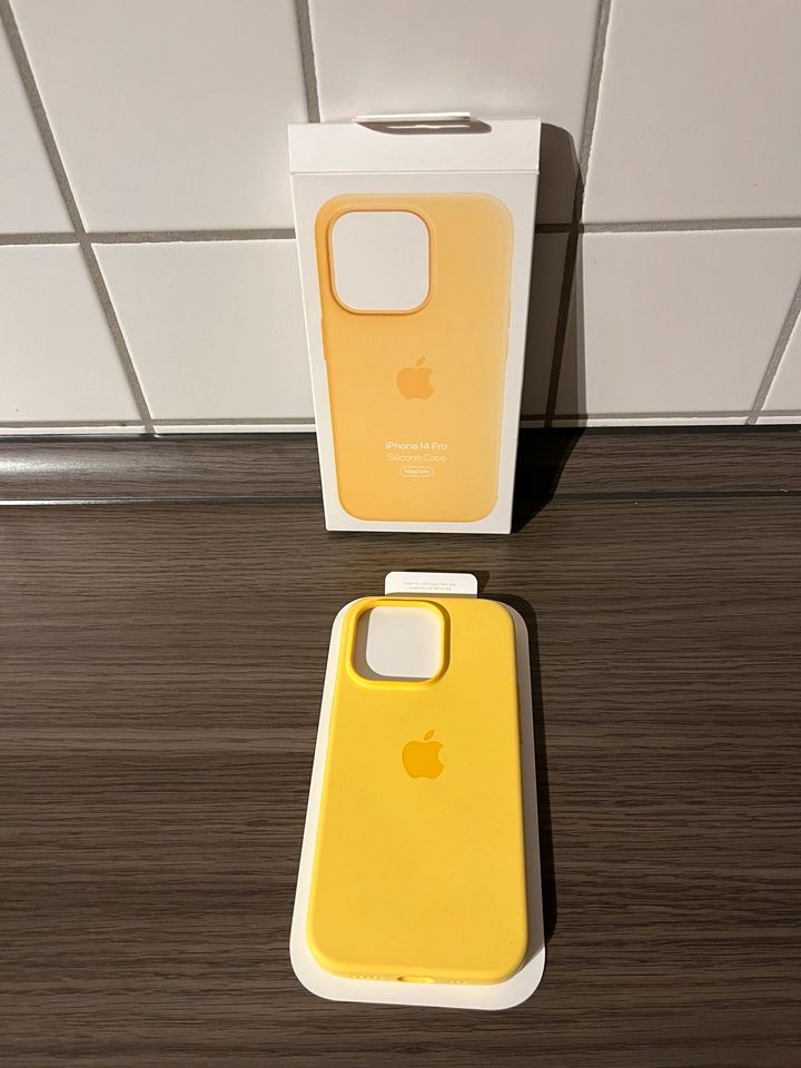 iPhone 14 Silicon case Sunglow in Neuwied