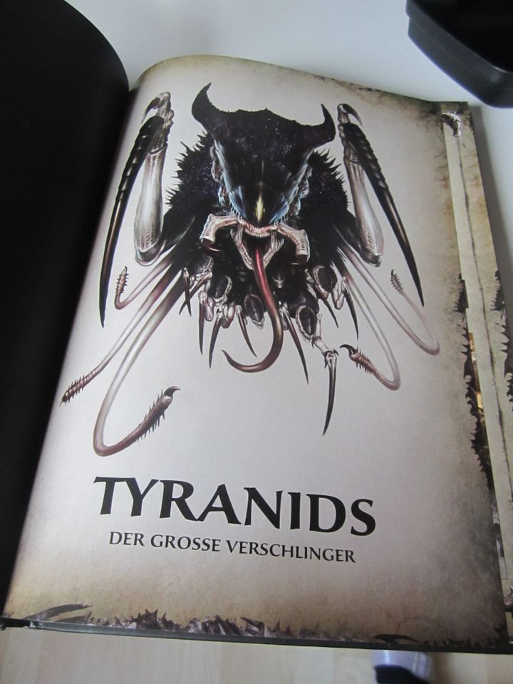 WARHAMMER 40 , Codex Tyranids Buch , Top Zustand ! in Siegen