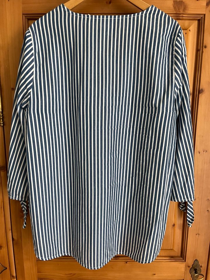 Bluse von H&M , blau-weiß gestreift, Gr. 38, Top Zustand in Schiffdorf