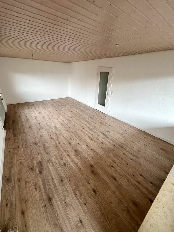 Attraktive 3-Zimmer-Etagenwohnung mit Balkon sucht neue Mieter! in Stuttgart