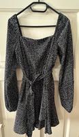 Kleid mit Punkten von NA-KD Gr. 36 Dresden - Striesen-Ost Vorschau