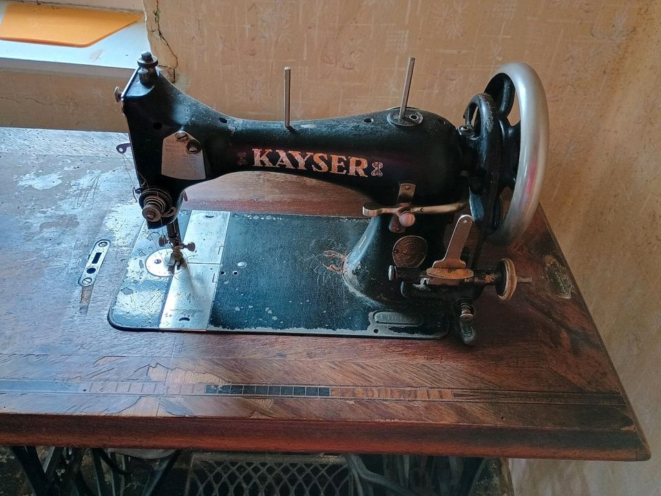 Kayser-Nähmaschine in Chamerau