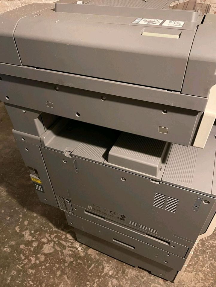 Konica Minolta Bizhub C352 Drucker in Düsseldorf