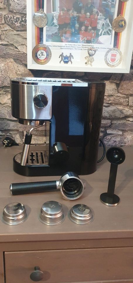 Siebträger Kaffeemaschine Espresso Krups  Virtuoso Neuwertig in Katzenelnbogen