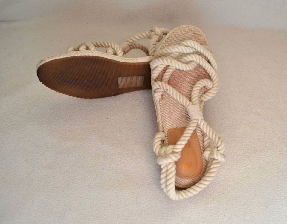 Traumhafte Sandalen von H&M, Gr.37 wie neu in Oppershausen